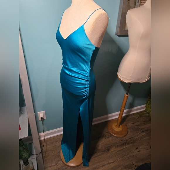 Exquisite Alice + Olivia Teal Ruched Fallon Dress NWT - Picture 2 of 5